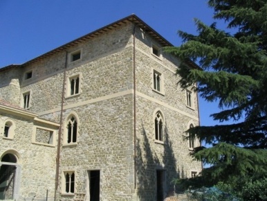 Foto Attività commerciale in via della Rocca, Umbertide Preggio di 1581 m²