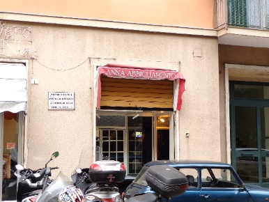Foto Locale commerciale in Piazza Giovanni Tarello 3, Genova Sestri Ponente