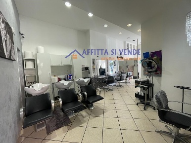 Foto Locale commerciale in Viale Tica 97, Siracusa Tica - Zecchino di 90 m²