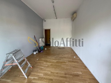 Foto Locale commerciale in Via Giuseppe Fregni, Modena di 25 m² in affitto