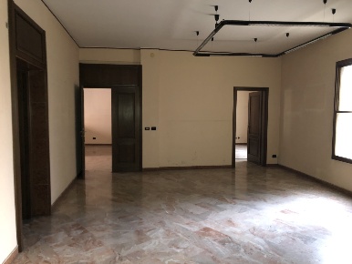 Foto Ufficio in Via Alberici 26, Codogno Centro di 224 m² con 4 locali