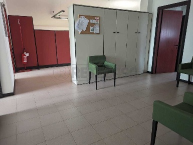 Foto Ufficio a Casale sul Sile Centro di 610 m² con 23 locali in vendita