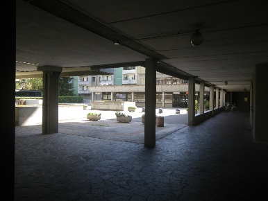 Foto Locale commerciale a Reggio nell'Emilia Rosta Nuova di 215 m²