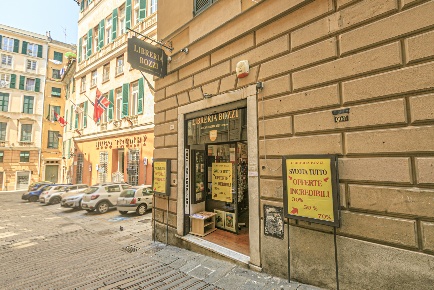 Foto Locale commerciale in Via San Siro 10, Genova Maddalena di 70 m²