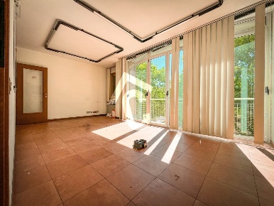 Foto Ufficio a Jesi Viale della Vittoria di 79 m² con 3 locali in vendita