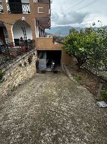 Foto Magazzino in Strada Privata Villaggio Verde, Imperia Castelvecchio