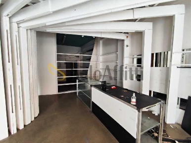 Foto Locale commerciale in Via Rosselli, Reggio di Calabria Pineta Zerbi