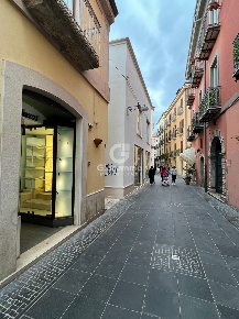 Foto Locale commerciale in Via Pretoria 80, Potenza Centro di 30 m²