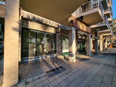 Foto Attività commerciale in Corso Regina Margherita 24, Ospedaletti