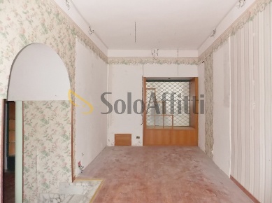 Foto Locale commerciale a Catanzaro Centro Storico di 40 m² con 2 locali