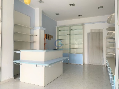 Foto Locale commerciale a Catanzaro Pontegrande - Sant'Elia di 40 m²