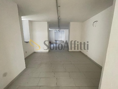 Foto Locale commerciale in Via Generale Alberto Pollio 10, Caserta