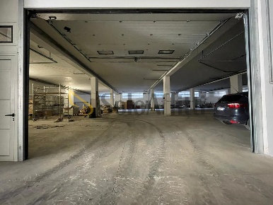 Foto Magazzino a Maddaloni di 190 m² con 1 locali in affitto