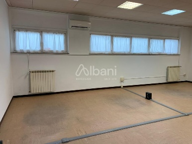 Foto Ufficio a La Spezia Stazione Fornola di 40 m² con 2 locali in affitto
