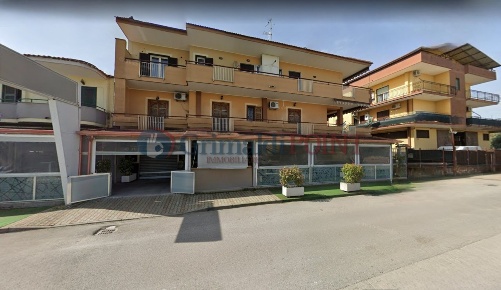 Foto Locale commerciale a Mugnano di Napoli Centro di 120 m² con 3 locali