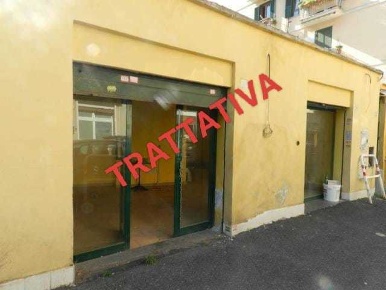 Foto Locale commerciale in via degli abeti, Roma Centocelle di 70 m²