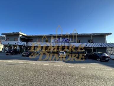 Foto Locale commerciale in Via Battaglia San Martino 72, Cuveglio Centro