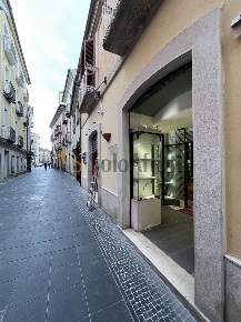 Foto Locale commerciale in Via Pretoria, Potenza Centro di 30 m² in affitto