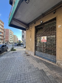 Foto Locale commerciale in Via San Giovanni alle Catacombe 11, Siracusa