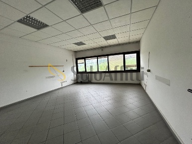 Foto Ufficio in Strada Cerchiaia, Siena Fuori Porta Camollia di 130 m²