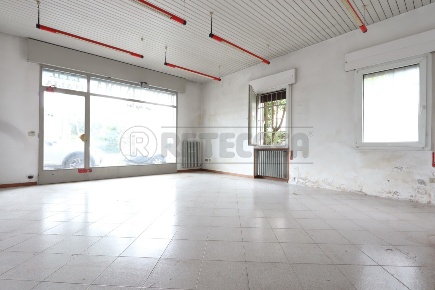 Foto Locale commerciale in Viale Anconetta 90, Vicenza di 77 m² in vendita