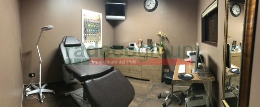 Foto Locale commerciale in Viale Ugo Foscolo 131b, Livorno Sorgenti