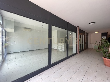 Foto Locale commerciale in Piazza Primo Wongher 17, Monte Argentario