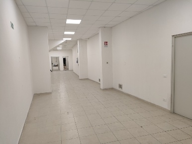 Foto Magazzino in strada Valle Armea, Sanremo Porto Vecchio di 700 m²