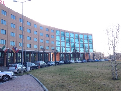 Foto Ufficio in Piazza Giovanni Arpino 33, Bra Centro di 86 m² con 3 locali
