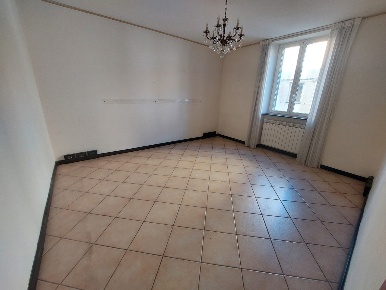 Foto Ufficio a Campomorone Centro di 97 m² con 7 locali in affitto