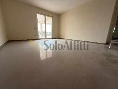 Foto Ufficio in Via Forche Caudine, Maddaloni Centro di 300 m² con 8 locali