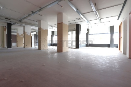 Foto Locale commerciale in Viale Verona 251, Vicenza Viale Verona di 332 m²