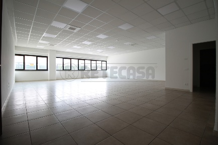 Foto Ufficio in Via Michelangelo, Zermeghedo di 129 m² con 5 locali