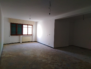 Foto Ufficio a Ragusa di 700 m² con 7 locali in affitto