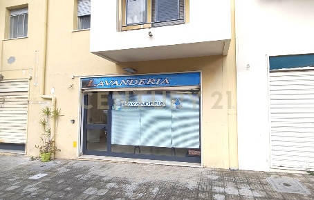 Foto Locale commerciale a Messina di 92 m² con 2 locali in vendita