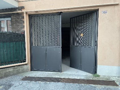 Foto Magazzino in Via Aurelio Robino 309, Genova Marassi di 6 m² in vendita