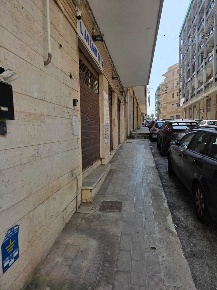 Foto Locale commerciale a Siracusa Gelone - Cadorna di 41 m² con 2 locali