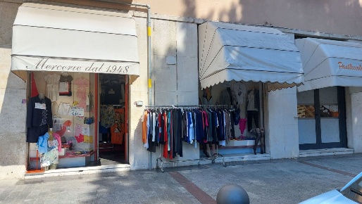Foto Attività commerciale in Viale Cambiaso 1, Genova Albaro di 38 m²
