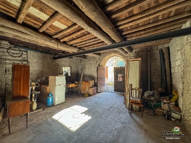 Foto Magazzino in Via Cesare Battisti 23, Bassano Romano di 60 m²