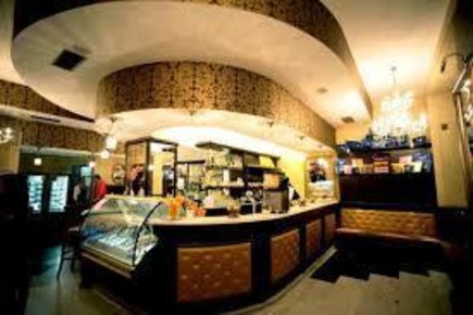 Foto Attività commerciale in Piazza San Michele, Lucca di 200 m² in vendita