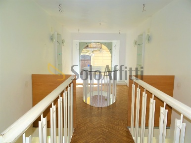 Foto Locale commerciale a Senigallia Centro Storico di 30 m² con 1 locali