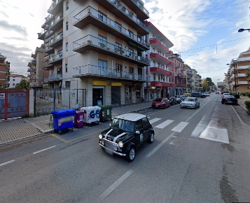 Foto Locale commerciale a Pescara Stadio - Lungomare Colombo di 79 m²