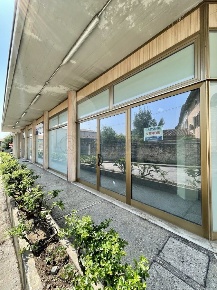 Foto Locale commerciale in Corso G. Matteotti 52, Montecchio Maggiore