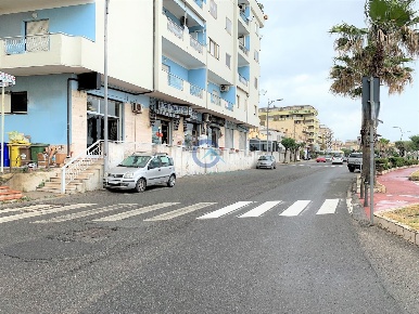 Foto Locale commerciale in Via Lungomare Stefano Pugliese, Catanzaro