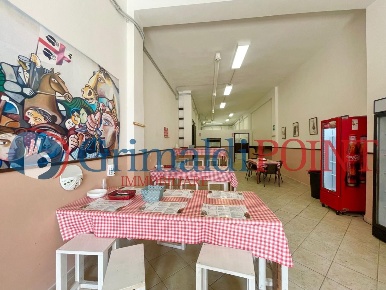 Foto Locale commerciale in VIA LAZIO 21c, Lecce Leuca di 124 m² in vendita