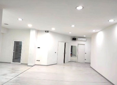 Foto Locale commerciale a Sassari Porcellana di 120 m² con 2 locali