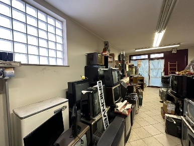 Foto Locale commerciale a Fiorenzuola d'Arda Centro di 75 m² con 1 locali