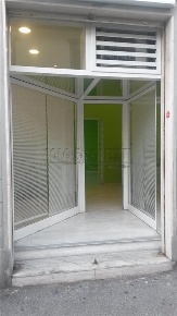 Foto Locale commerciale a Livorno di 40 m² con 3 locali in affitto