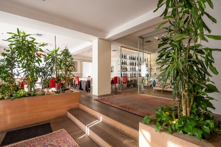 Foto Attività commerciale in Via Pietro Ottoboni 74, Roma Casal Bruciato