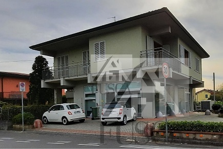 Foto Locale commerciale in Via Vecchia Pesciatina, Lucca San Vito di 150 m²